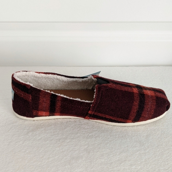 TOMS Slip On Flat Belmont Wool Blend Red Plaid Upper Faux Shearling Lined 10 NWT - Picture 3 of 13